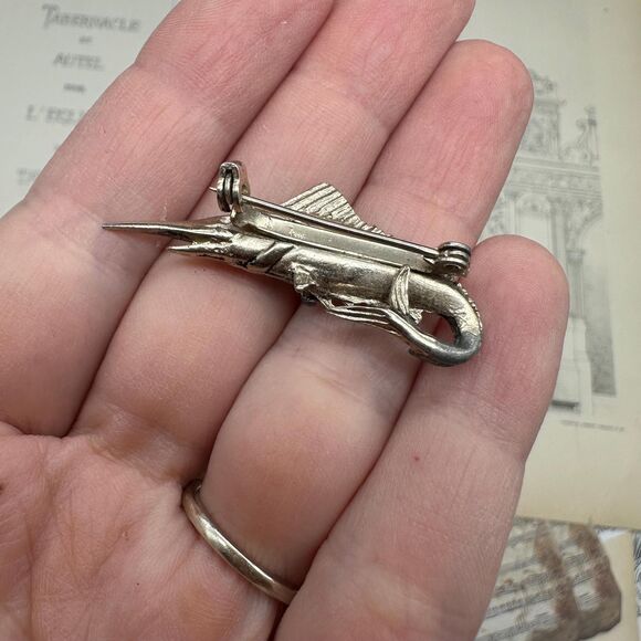 Vintage Silver Tone Swordfish Marlin Fishing Brooch Pin - Picture 3 of 3